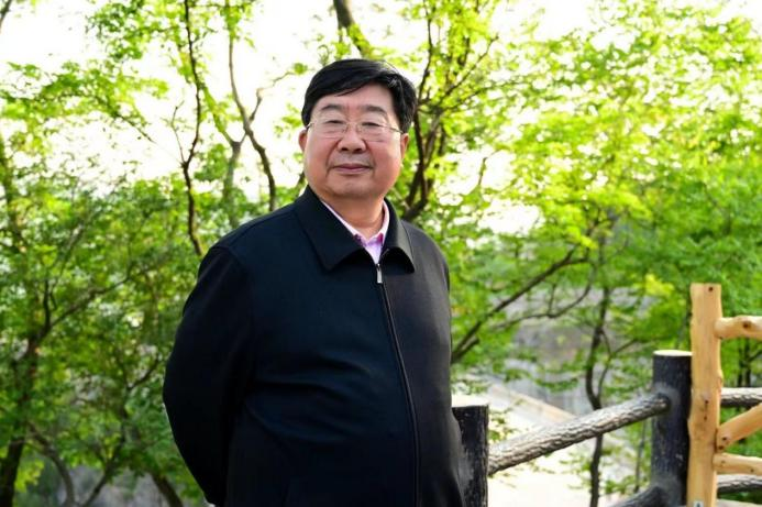 李 锦