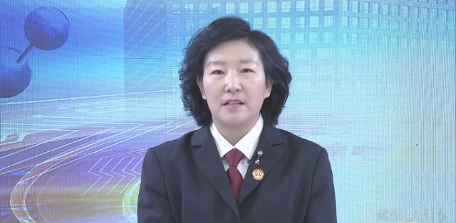 容 红