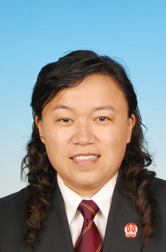 肖 彬